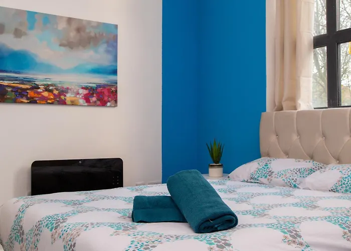 Salford Beach Apartment Free Parking