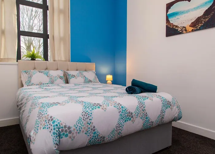 Salford Beach Apartment Free Parking
